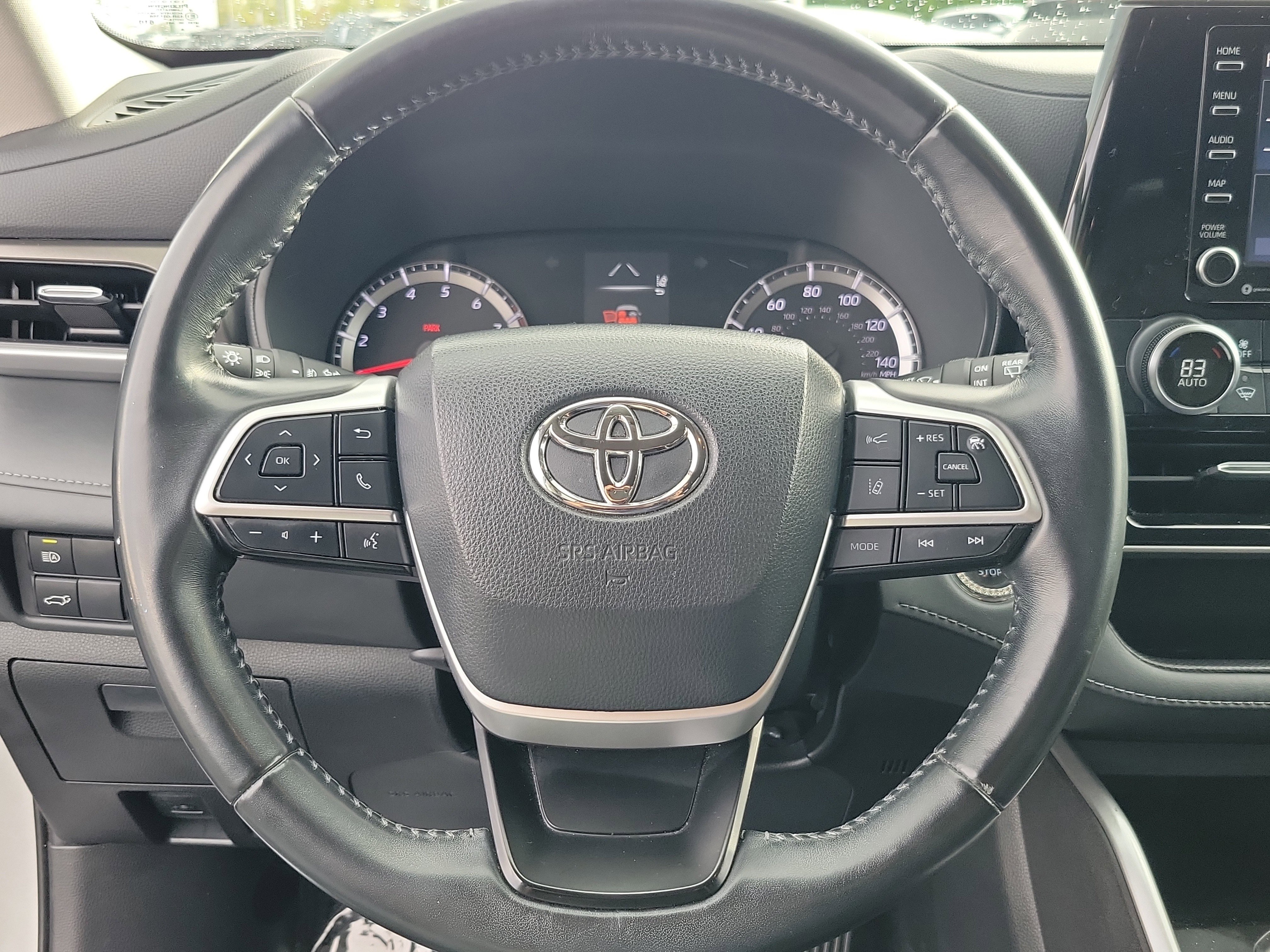Used 2022 Toyota Highlander LE AWD/4WD image 23