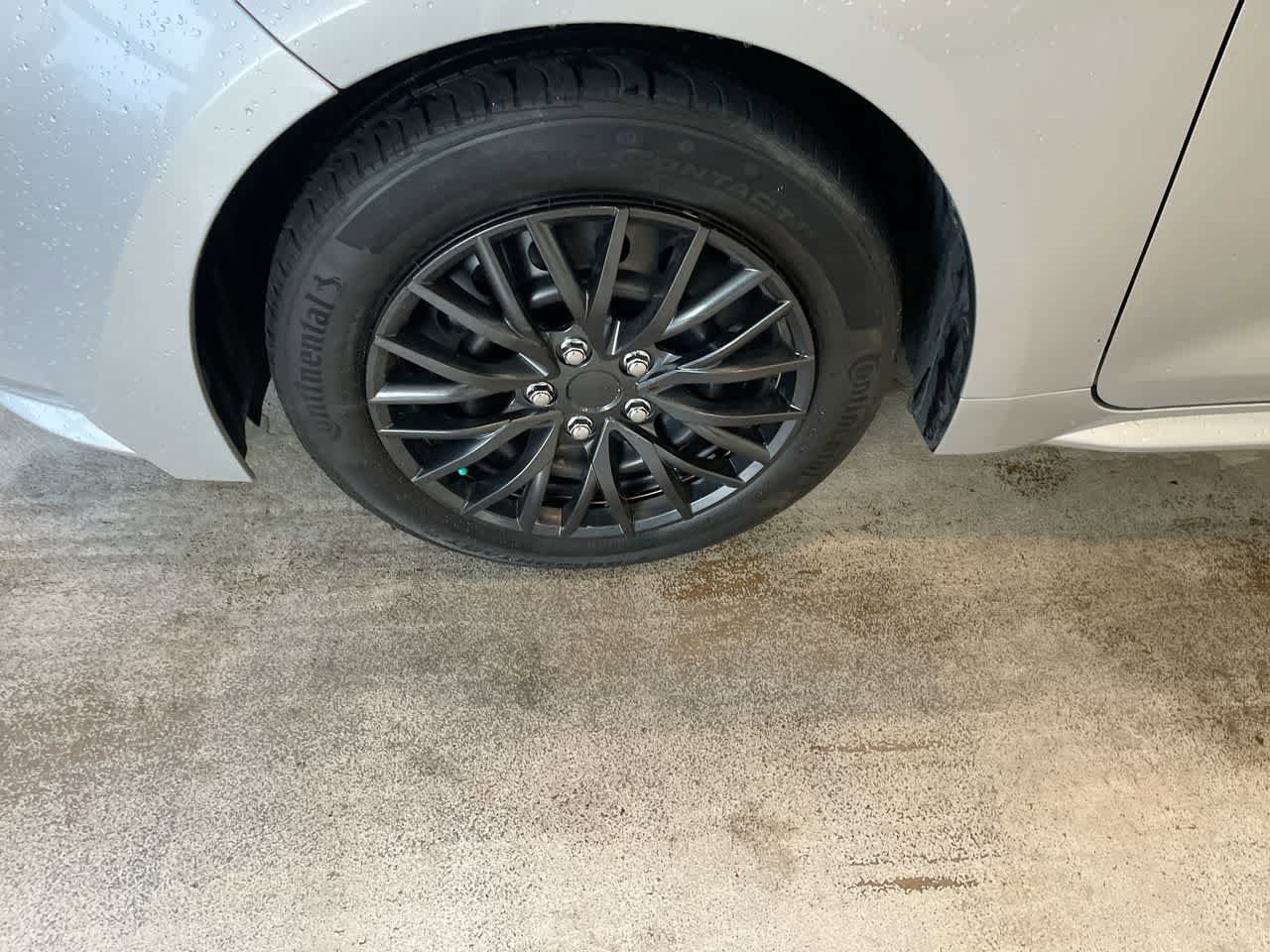 Used 2022 Toyota Corolla LE w/ Carpet Mat Package (TMS) FWD image 10