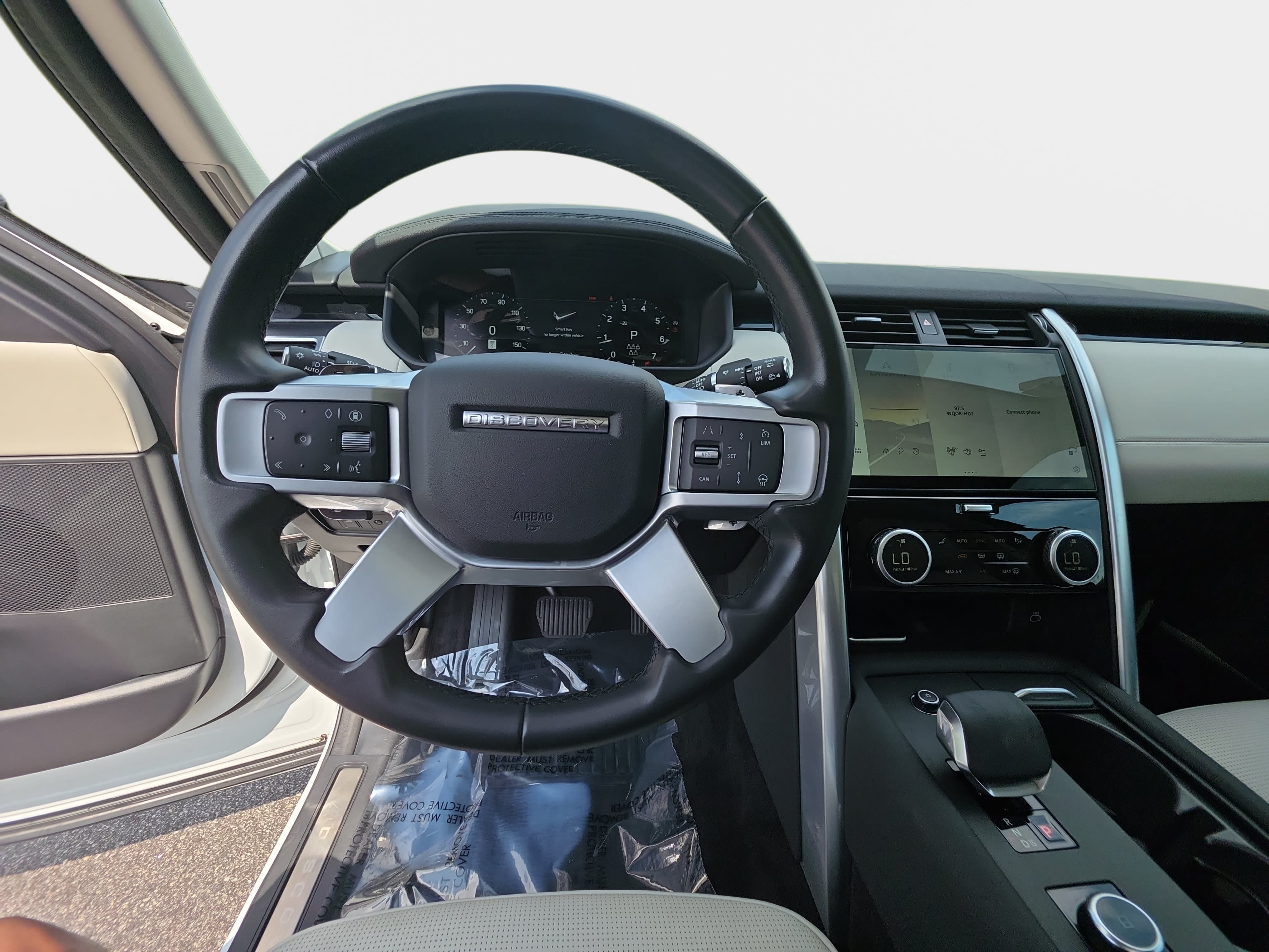 Certified 2025 Land Rover Discovery S AWD/4WD image 18