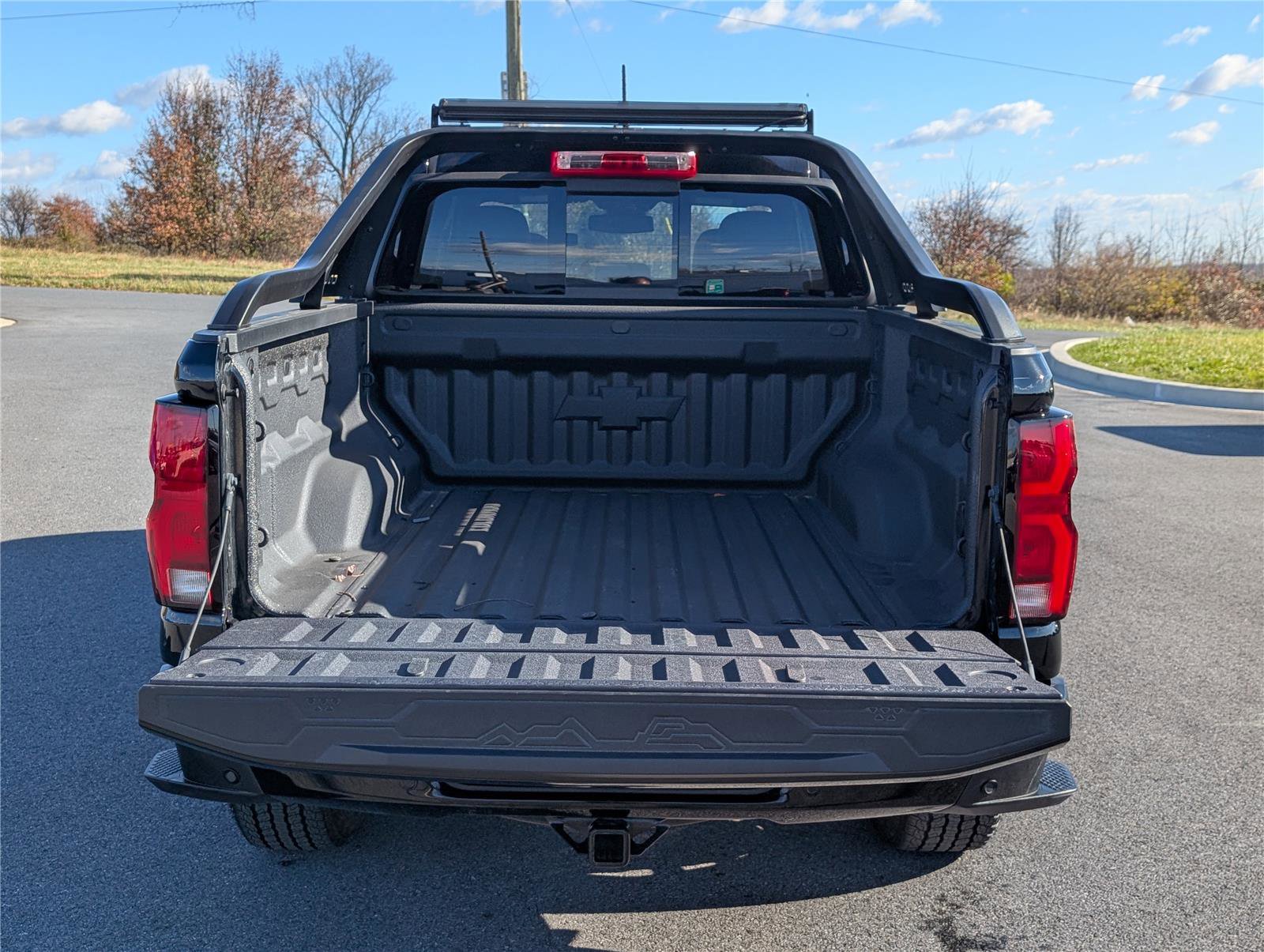Used 2025 Chevrolet Colorado Z71 w/ Midnight Edition image 14