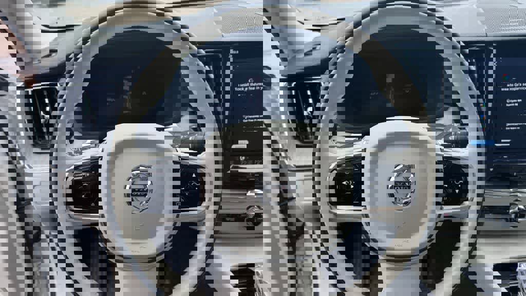 Used 2025 Volvo XC60 T8 Ultra w/ Protection Package Premier AWD/4WD image 18