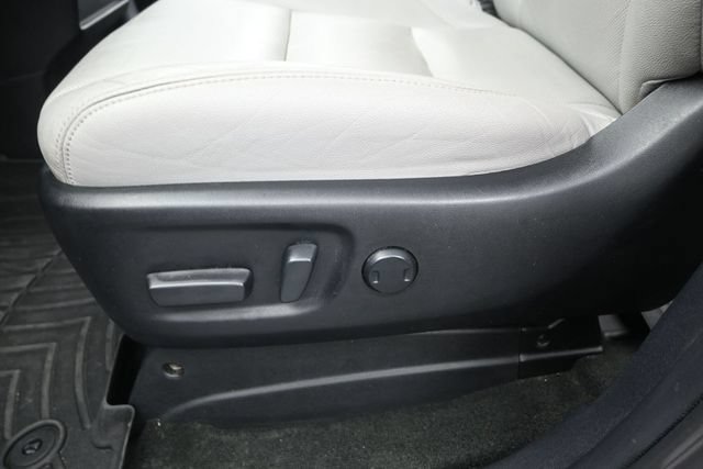 Used 2019 Toyota Sienna Limited FWD image 10