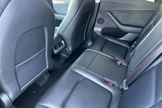 Used 2025 Tesla Model Y Long Range image 15