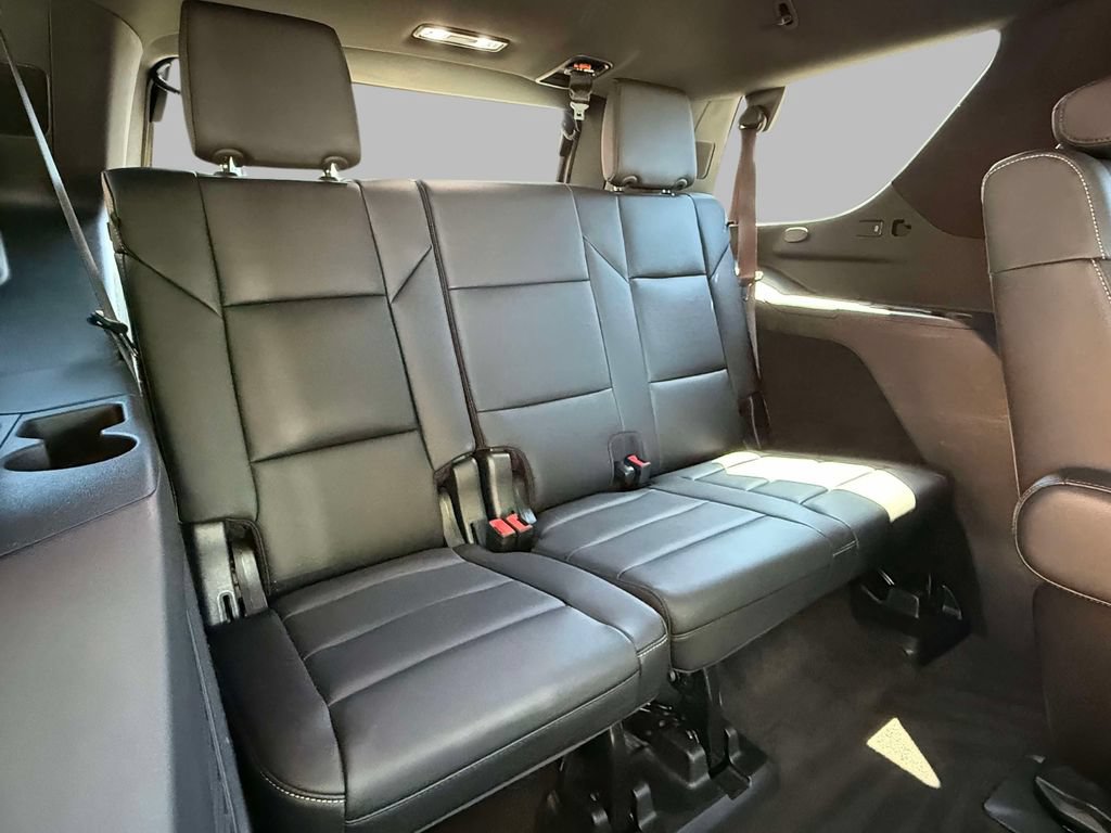 Used 2024 Cadillac Escalade Luxury AWD/4WD image 17