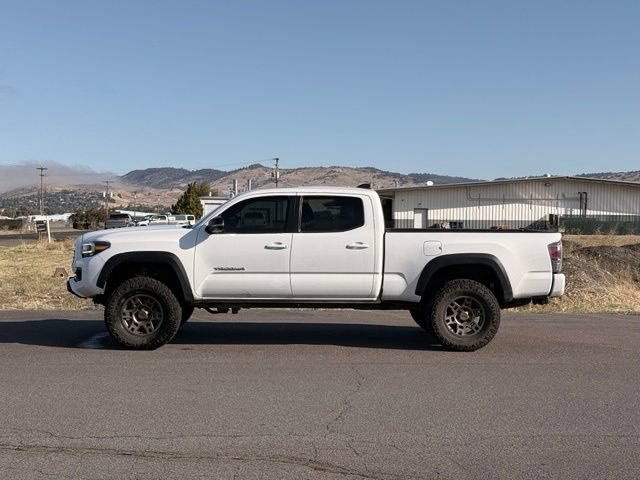 Used 2020 Toyota Tacoma TRD Off-Road w/ TRD Premium Off Road Package AWD/4WD image 3