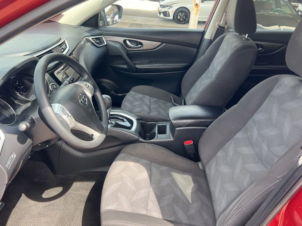 Used 2016 Nissan Rogue SV AWD/4WD image 4