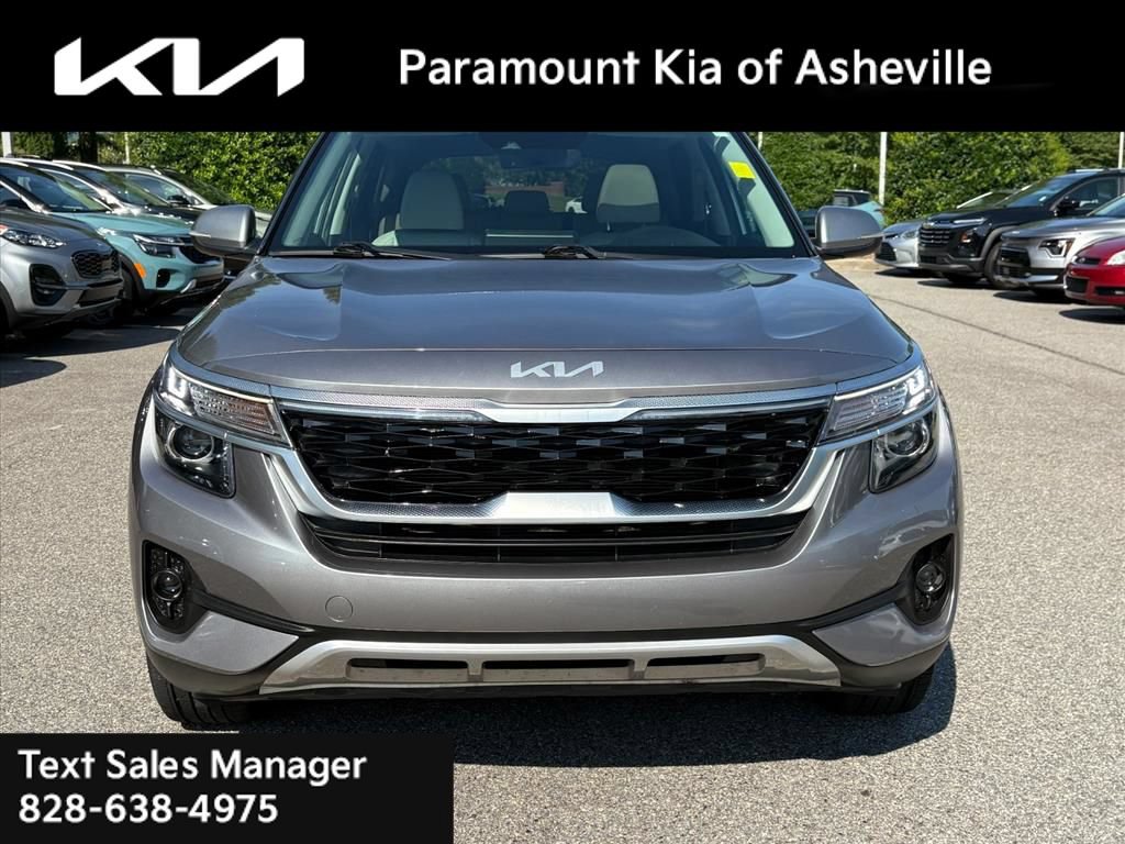 Used 2022 Kia Seltos EX AWD/4WD image 2