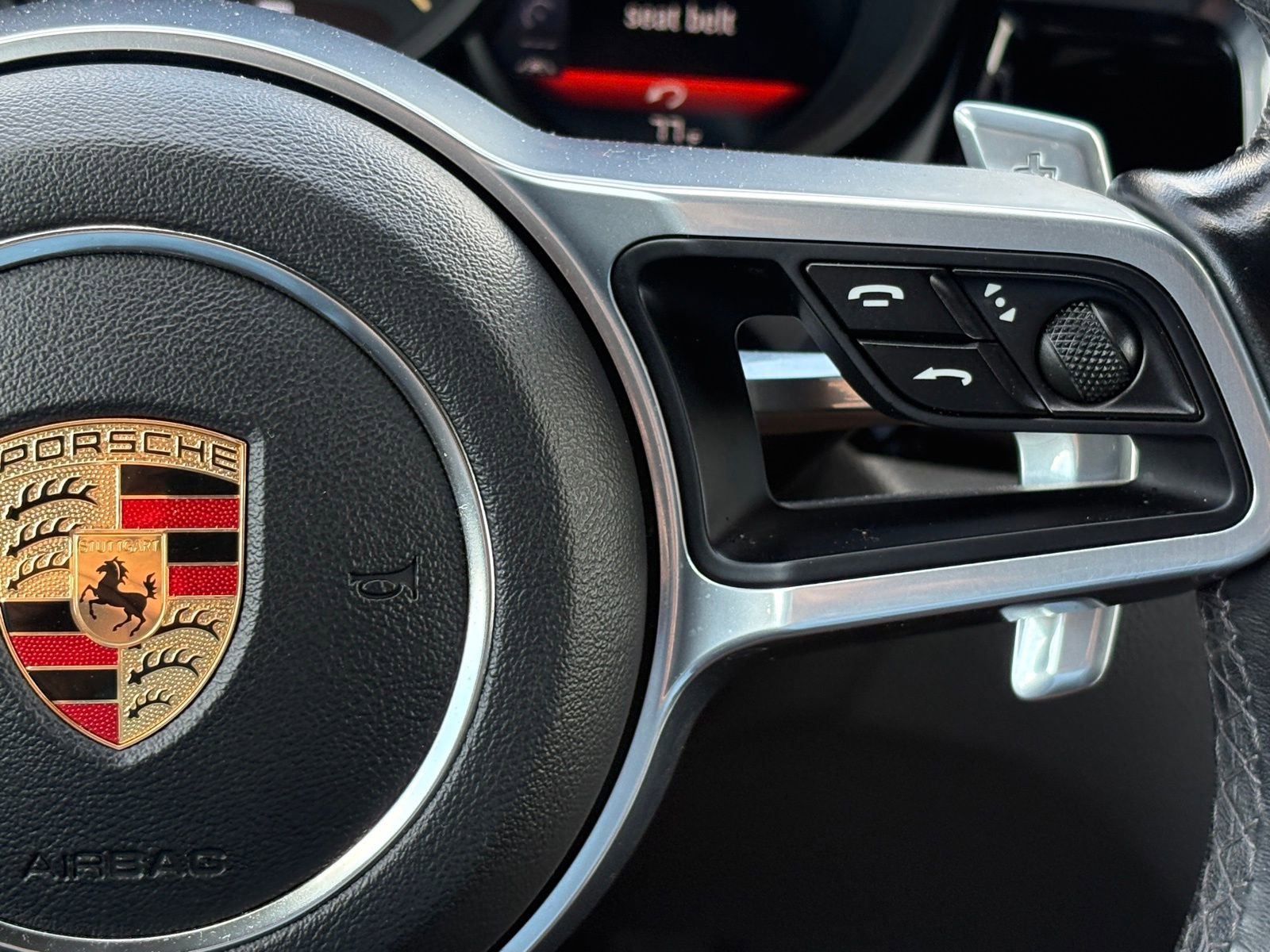 Used 2020 Porsche Macan image 20