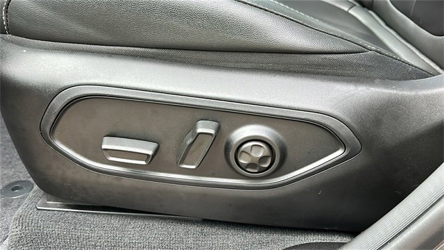 Used 2023 Jeep Grand Cherokee 4WD 4xe image 11