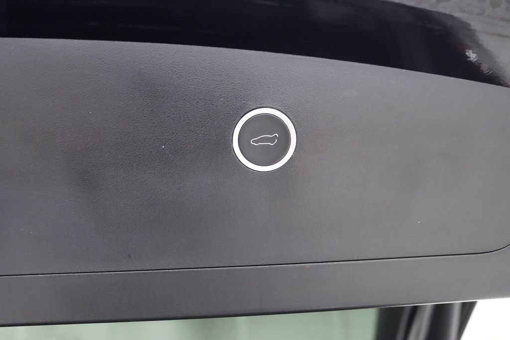 Used 2020 Tesla Model X Long Range AWD/4WD image 37