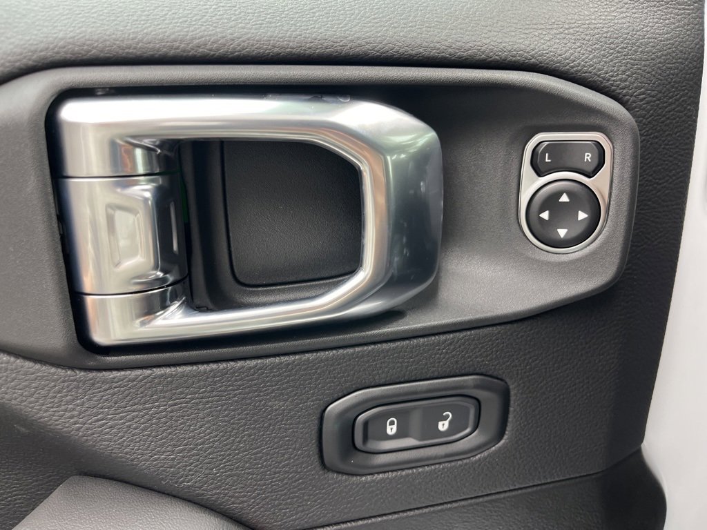 New 2026 Jeep Wrangler Unlimited Rubicon w/ Xtreme 35 Tire Package image 7