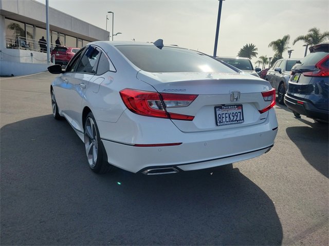 Certified 2018 Honda Accord Touring image 3
