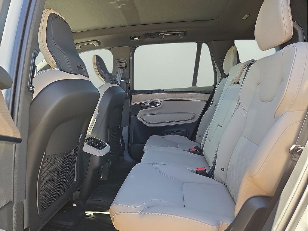 New 2026 Volvo XC90 B5 Core image 14