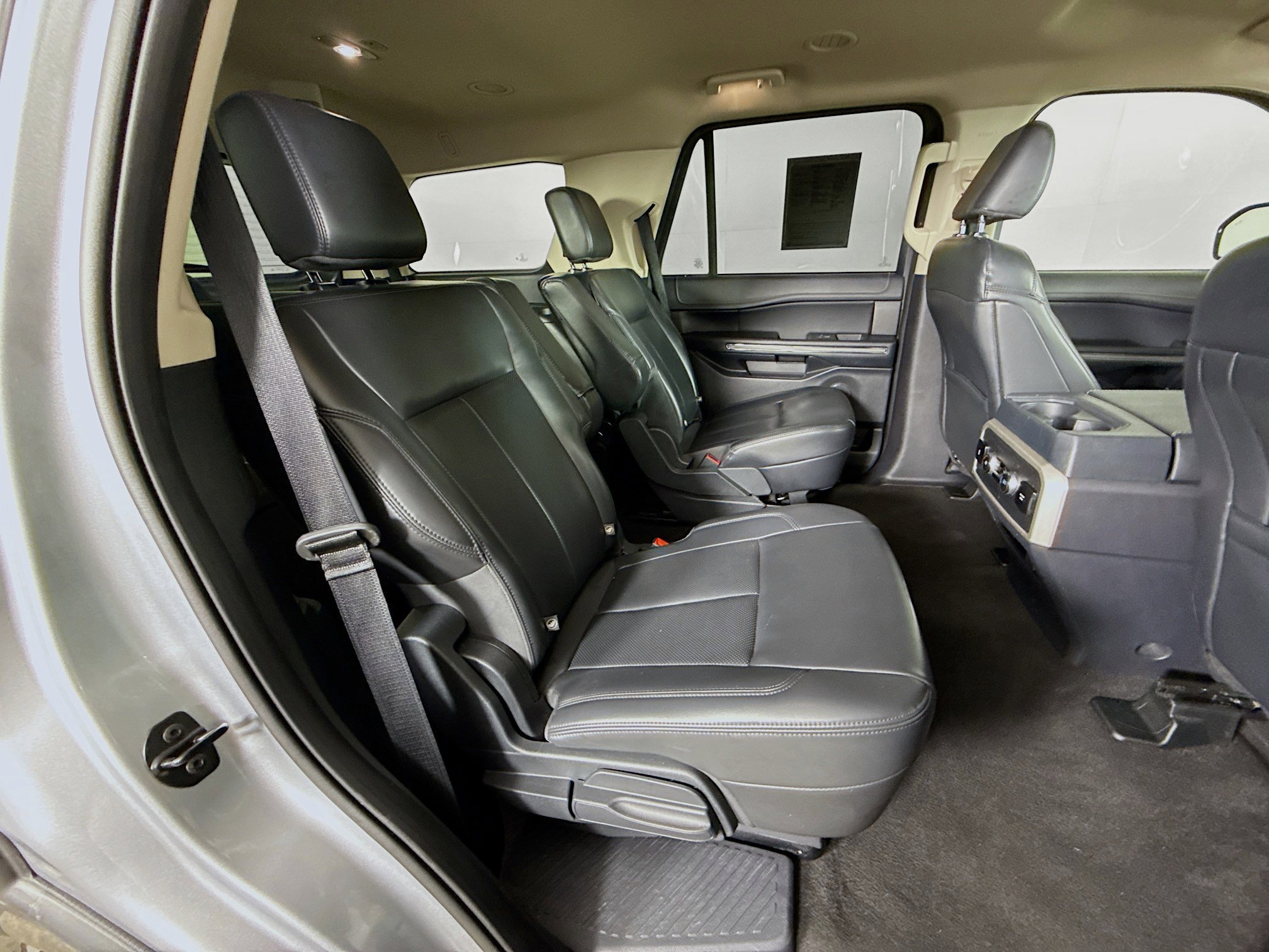 Used 2024 Ford Expedition XLT image 35