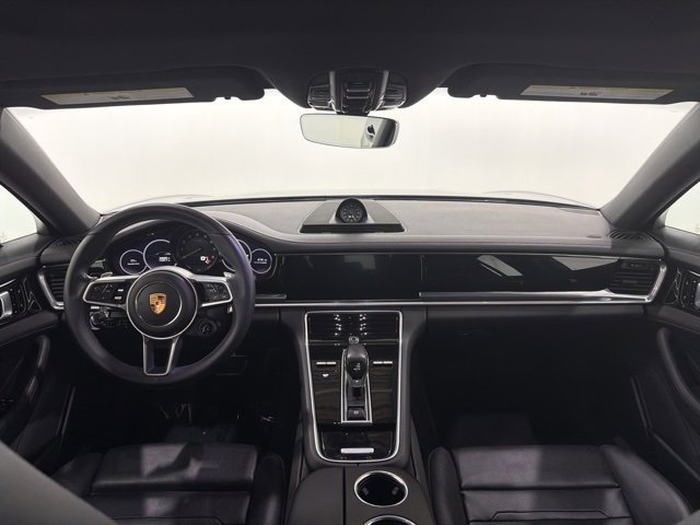 Used 2018 Porsche Panamera 4 image 29