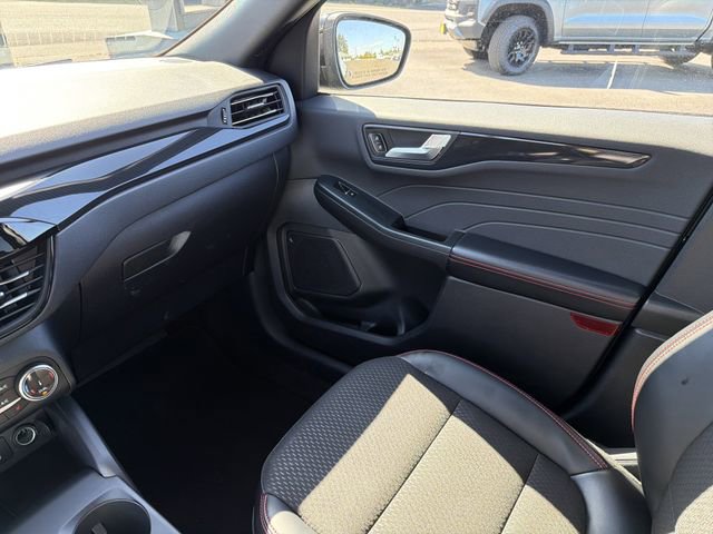 Used 2025 Ford Escape ST-Line Select AWD/4WD image 26