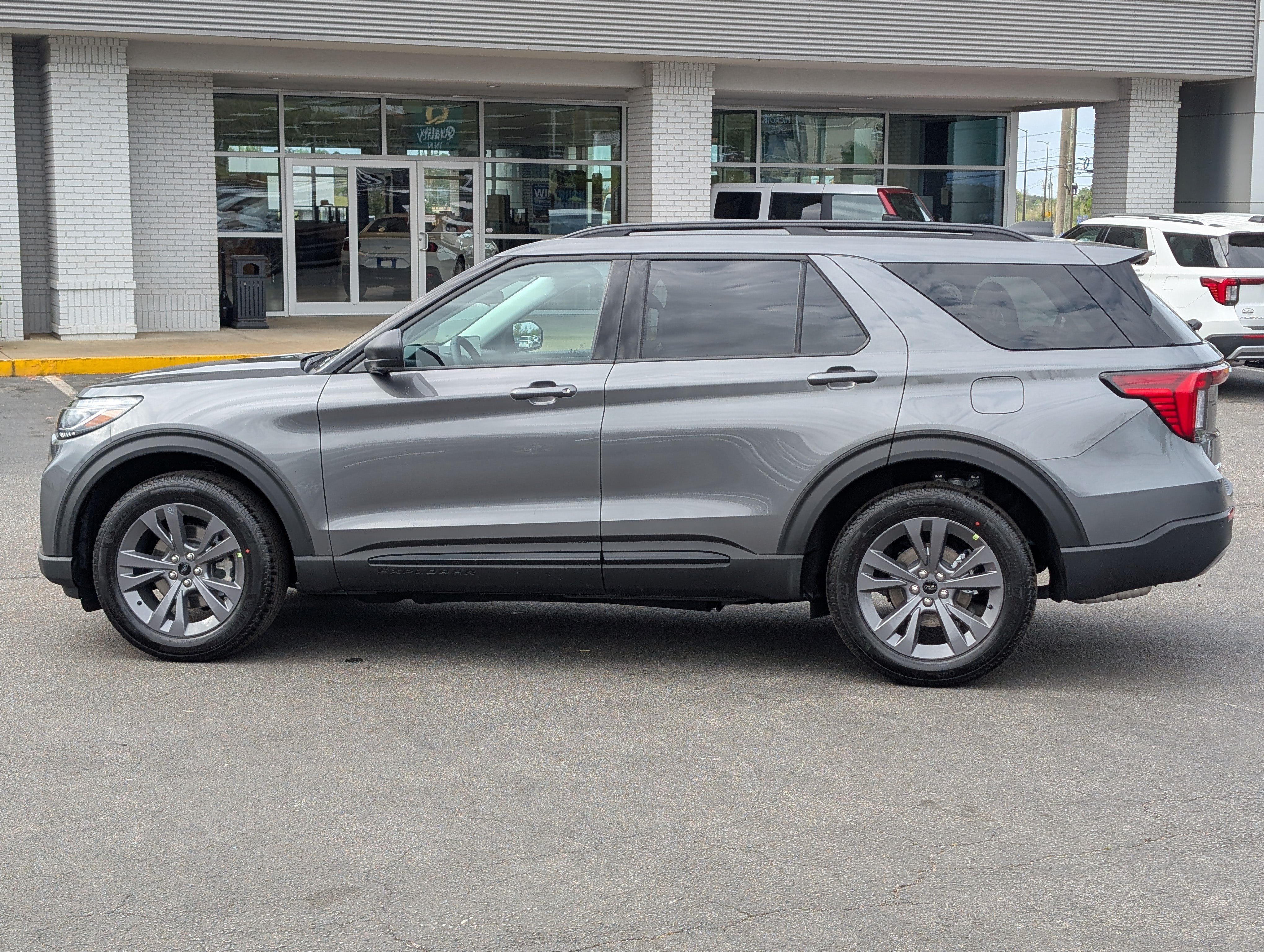 New 2026 Ford Explorer Active w/ Active Comfort Package AWD/4WD image 14