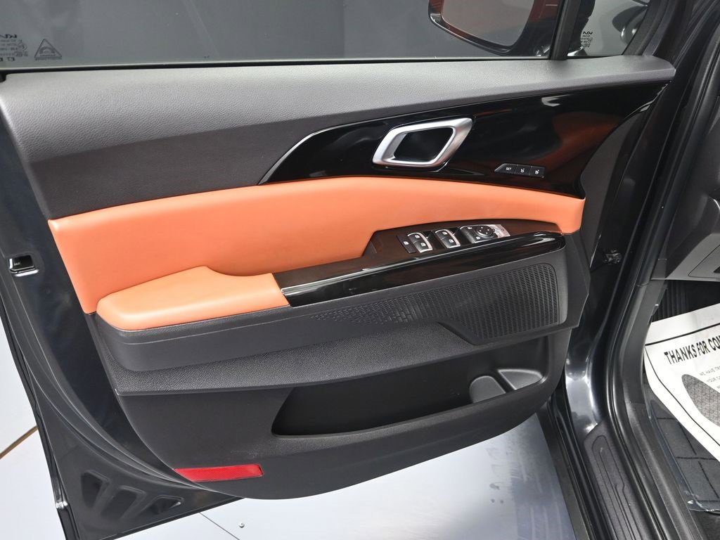 Certified 2022 Kia Carnival SX w/ Paint Protection Package image 10