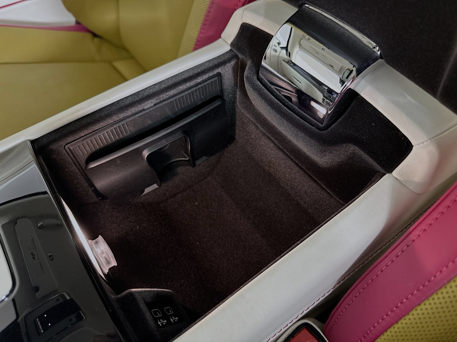 Used 2024 Rolls-Royce Spectre w/ Leather Finishing Pack AWD/4WD image 31