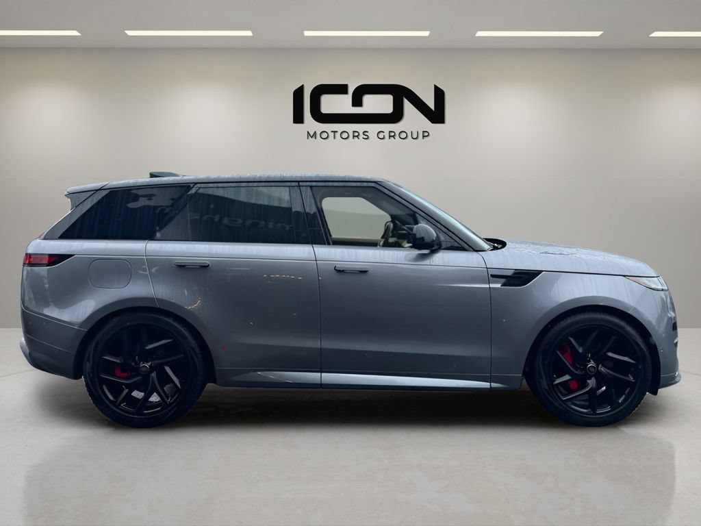 Used 2025 Land Rover Range Rover Sport Dynamic SE AWD/4WD image 6