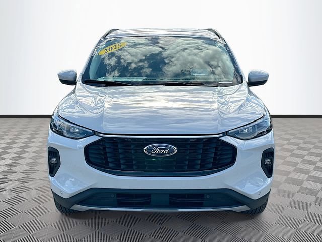 Used 2025 Ford Escape SE w/ PHEV Premium Package image 2