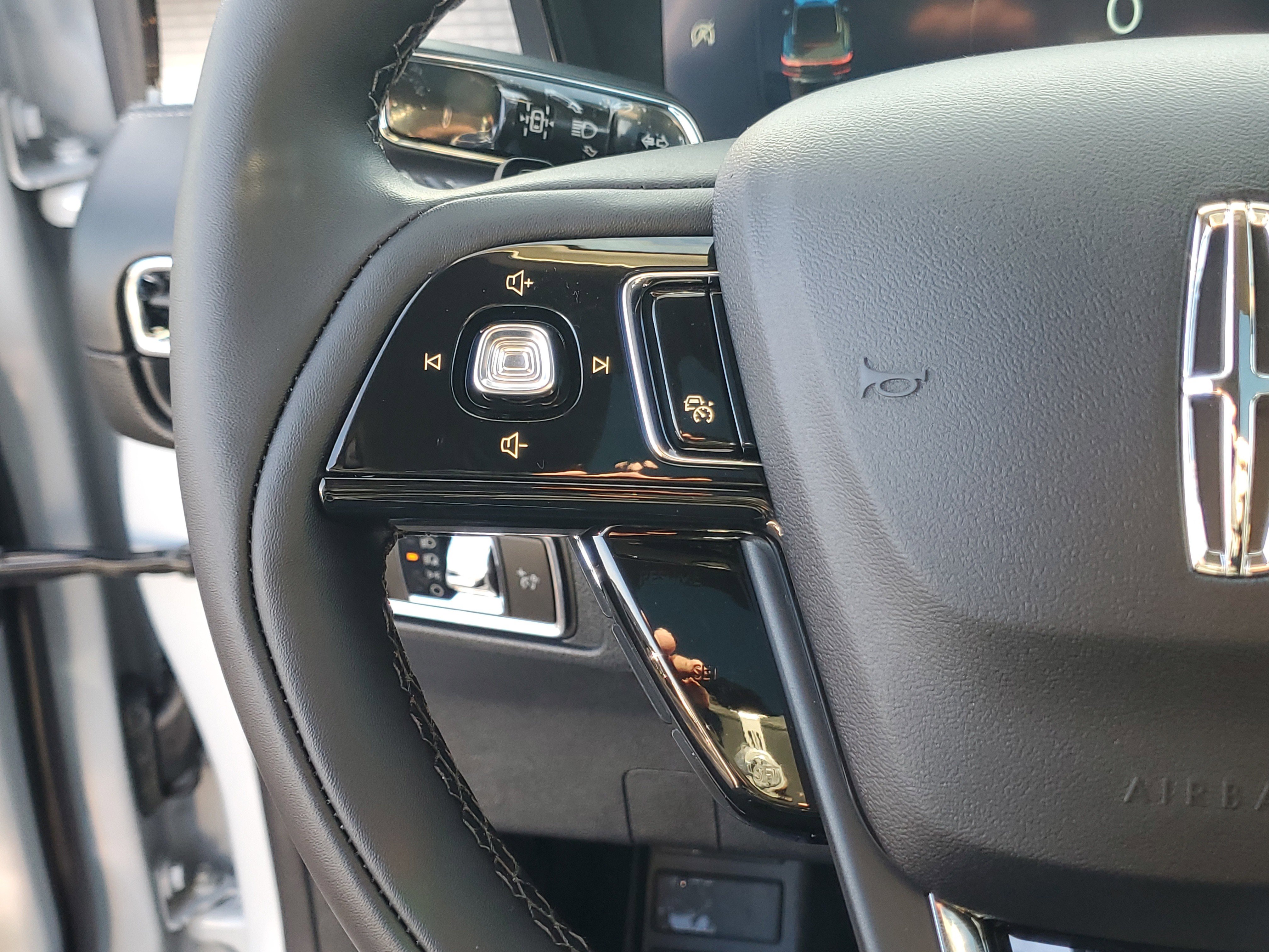 New 2026 Lincoln Corsair Premiere image 17