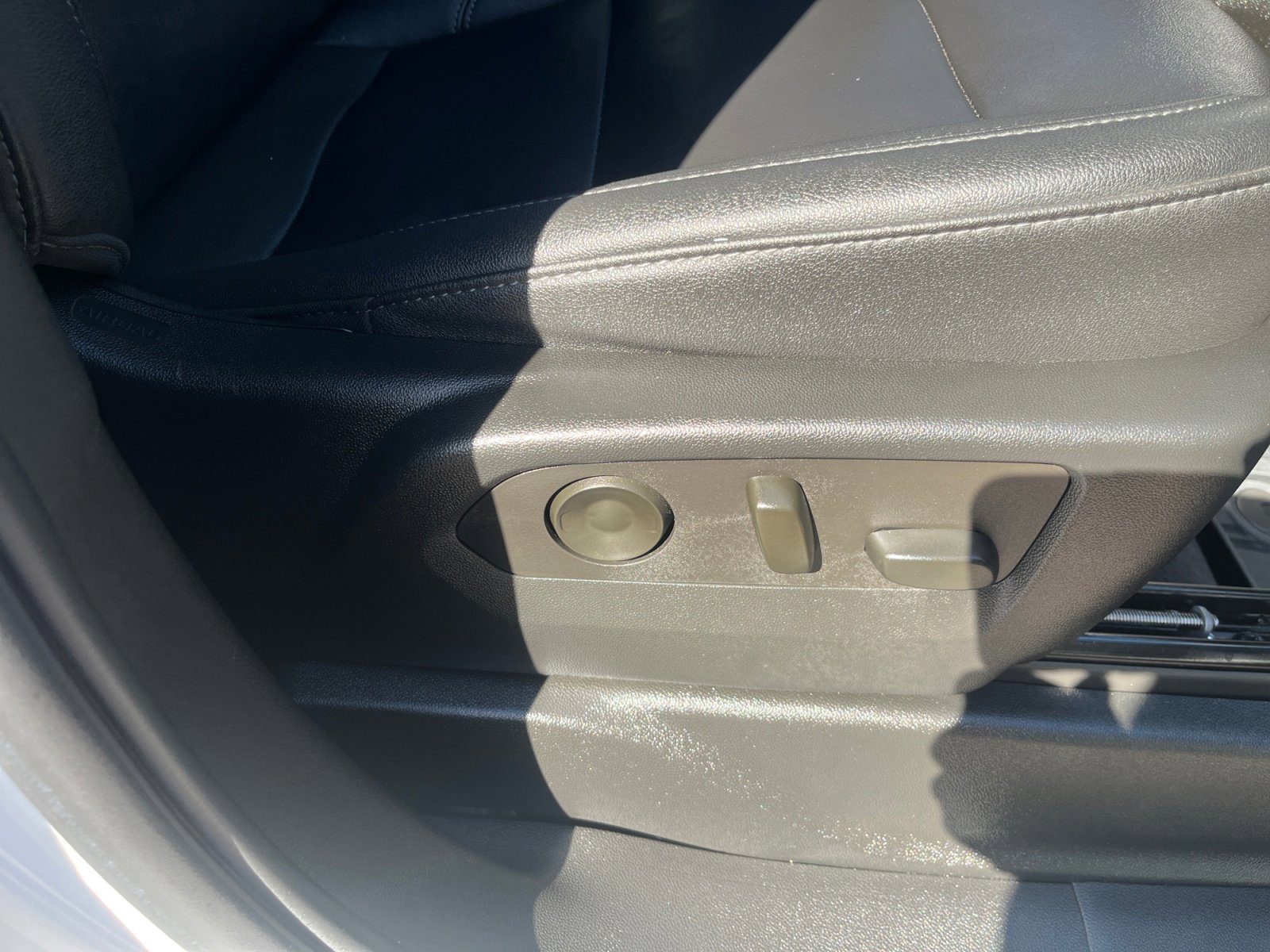 Used 2024 Chevrolet Tahoe LT w/ Luxury Package image 33