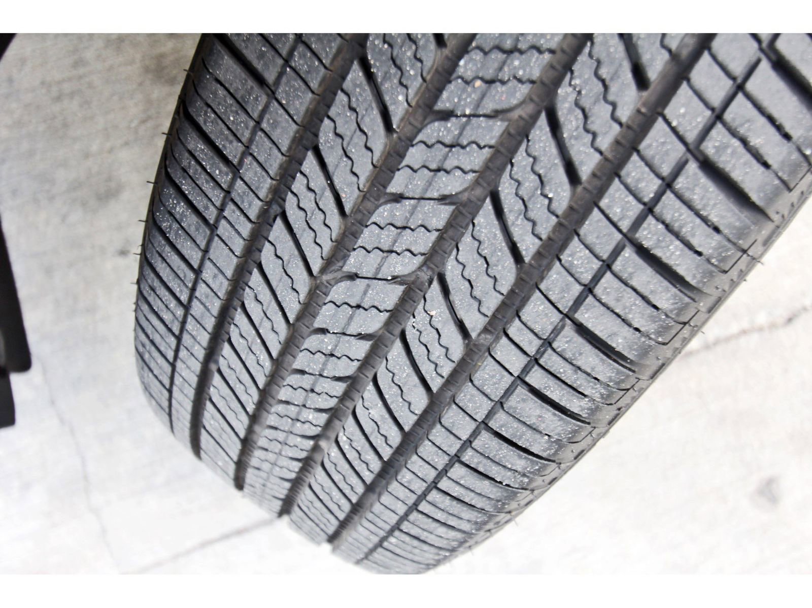 Certified 2025 Nissan Kicks SV image 31