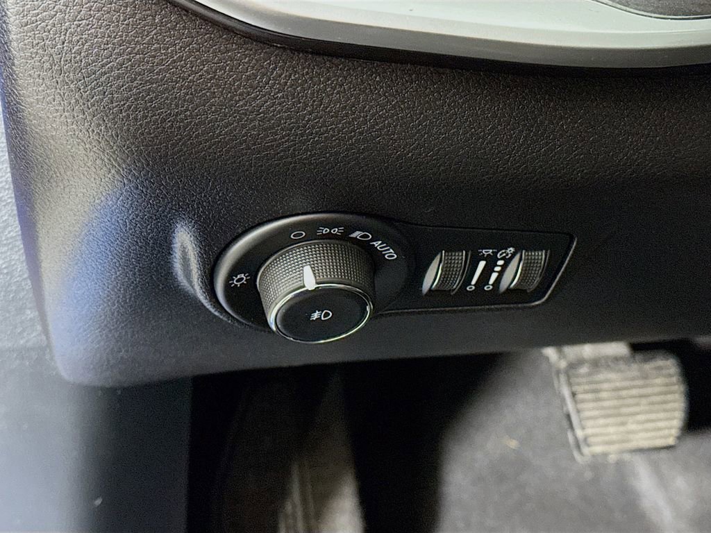 Used 2022 Jeep Compass Latitude image 18