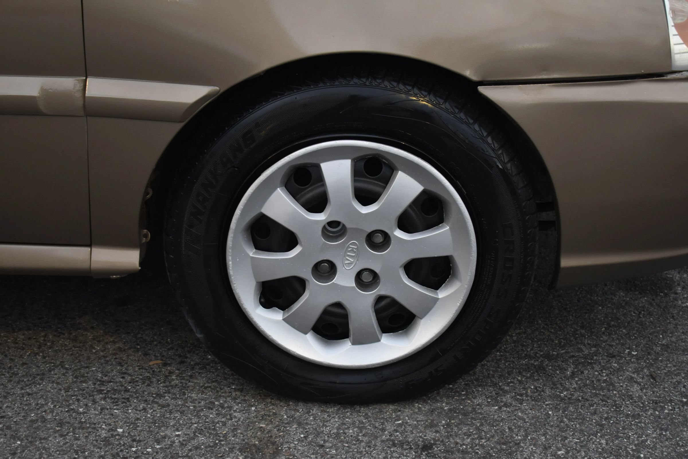 Used 2005 Kia Rio Sedan FWD image 27