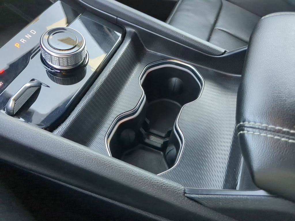 Used 2024 Jeep Grand Cherokee L Limited w/ Luxury Tech Group II image 24