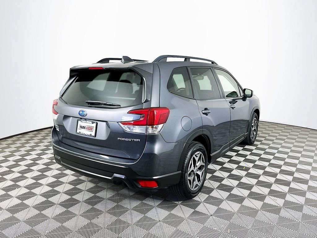 Used 2021 Subaru Forester Premium AWD/4WD image 10