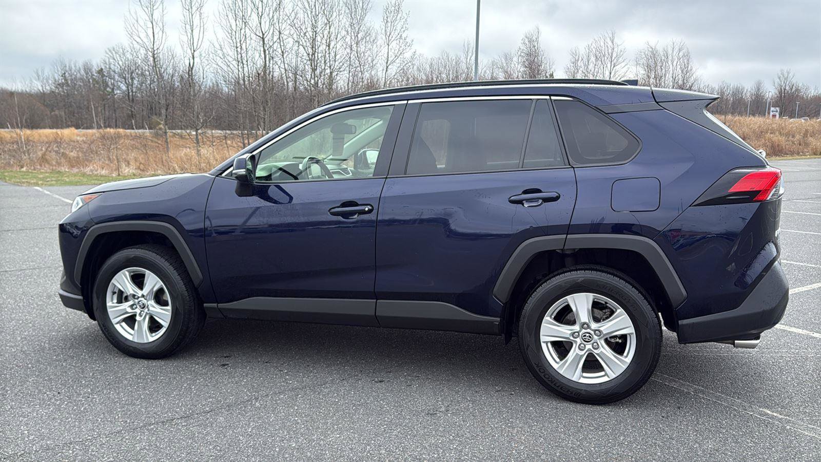 Used 2020 Toyota RAV4 XLE w/ XLE Grade Weather Package image 11