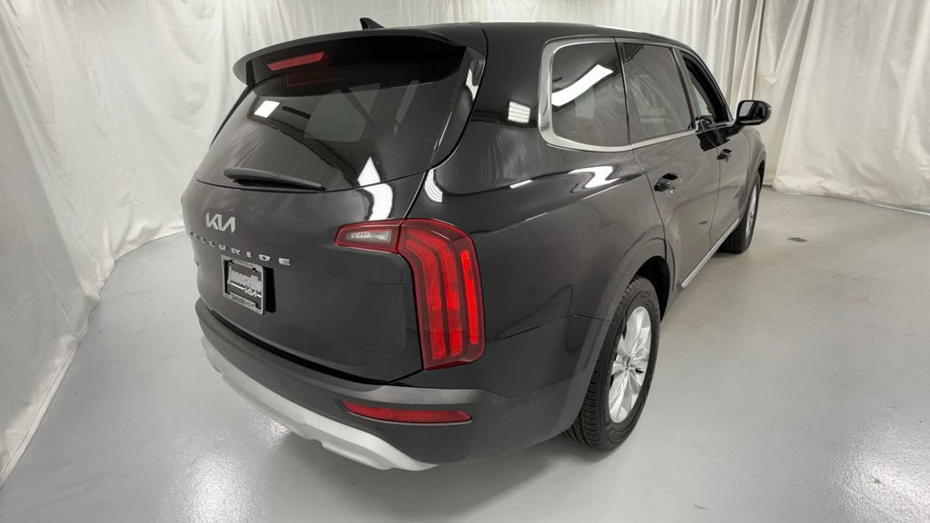Used 2022 Kia Telluride LX AWD/4WD image 3