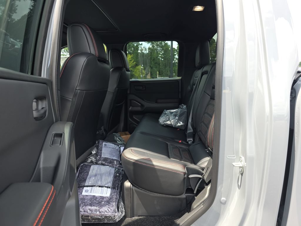 New 2026 Nissan Frontier 4x4 Crew Cab image 18