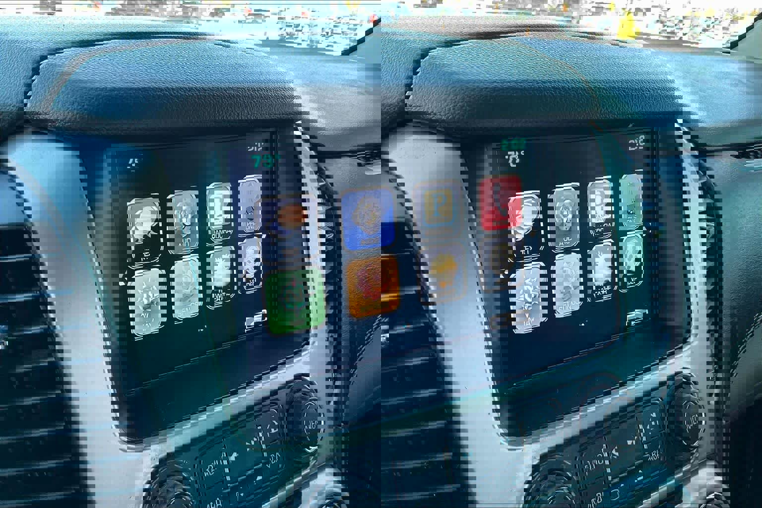 Used 2015 Chevrolet Suburban LT image 32