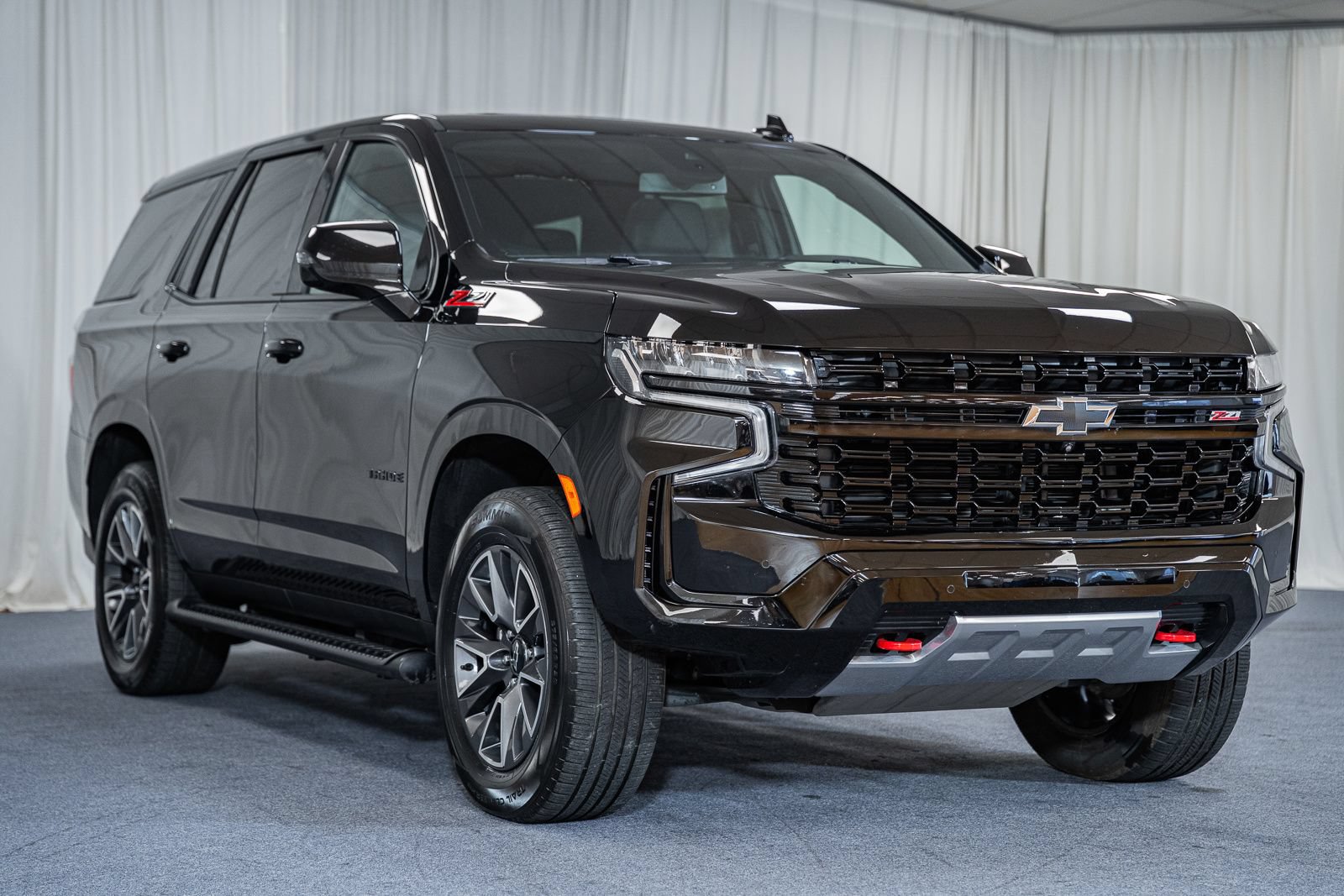 Used 2023 Chevrolet Tahoe Z71 w/ Luxury Package AWD/4WD image 1