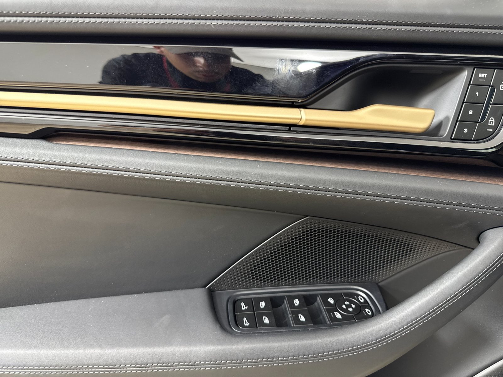 Certified 2025 Porsche Panamera RWD image 12
