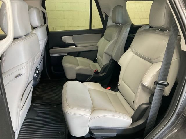 Used 2025 Ford Expedition Active AWD/4WD image 15