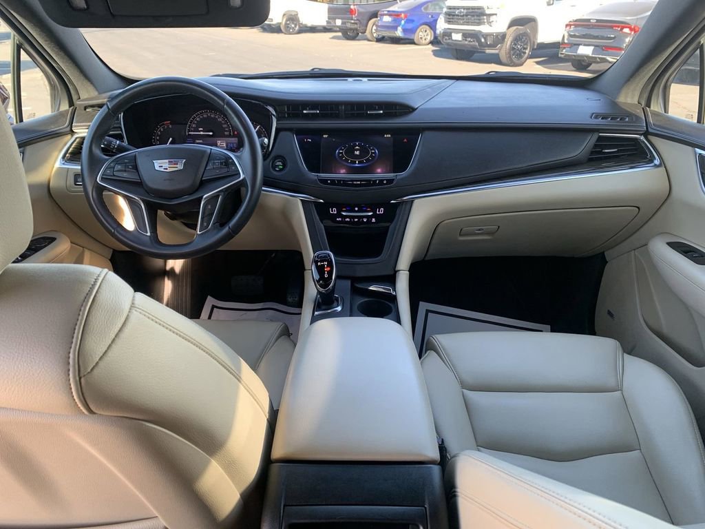 Certified 2017 Cadillac XT5 FWD image 18