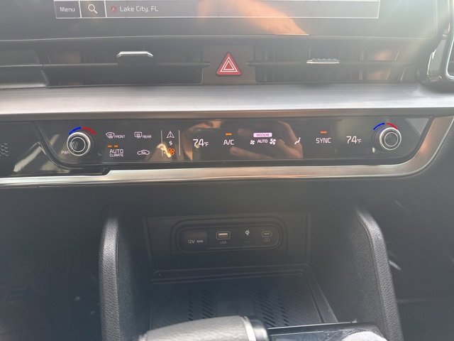 Used 2023 Kia Sportage EX image 16