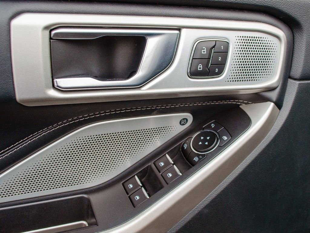 Used 2023 Ford Explorer Limited image 30