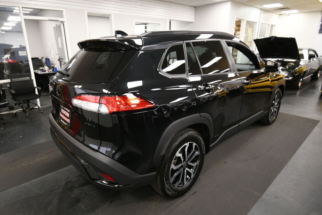 Used 2023 Toyota Corolla Cross AWD Hybrid image 7