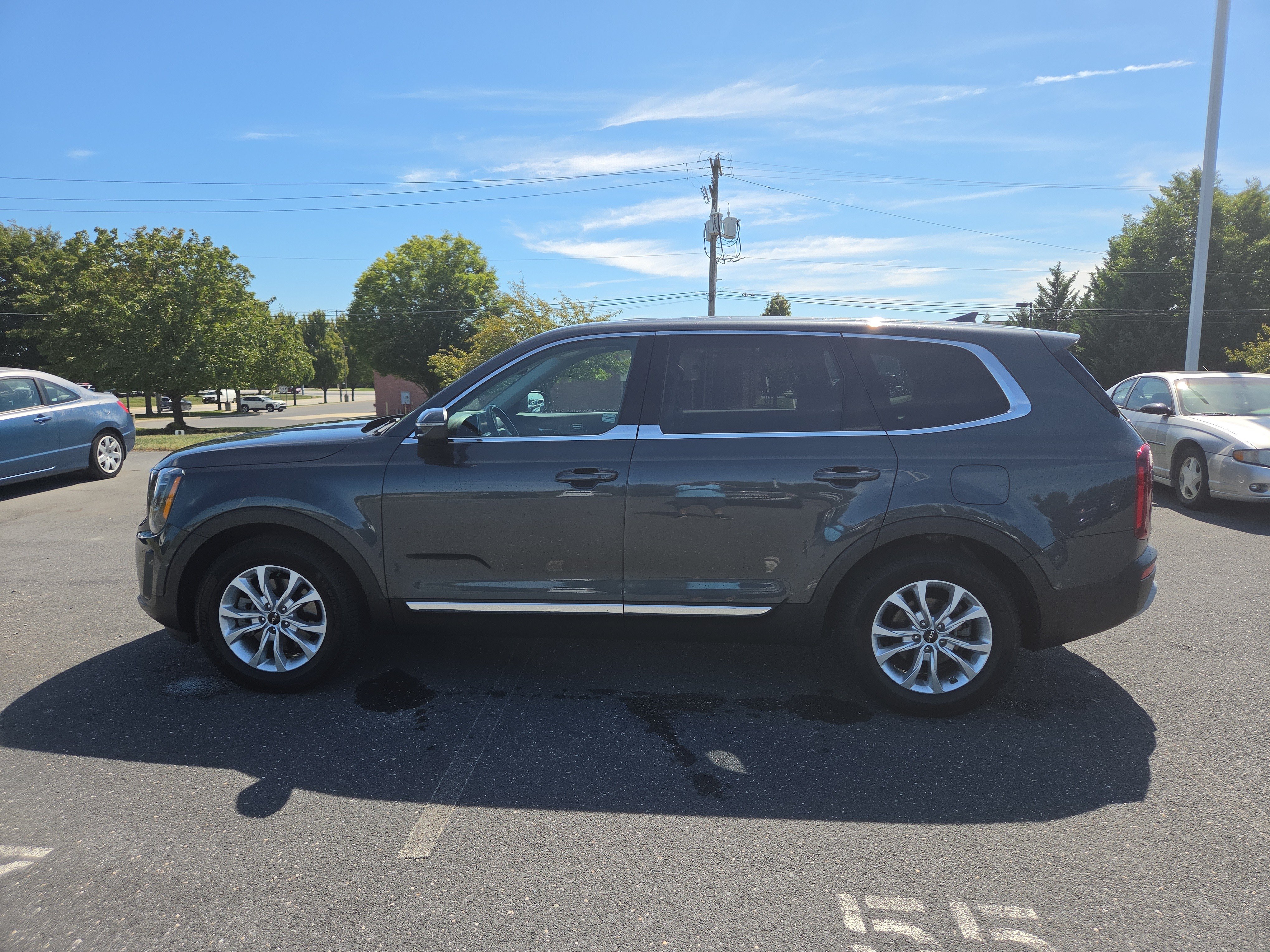 Used 2022 Kia Telluride LX AWD/4WD image 11