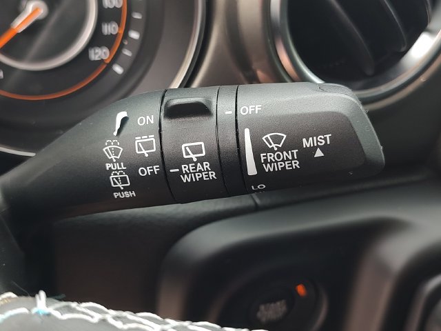 Used 2023 Jeep Wrangler Unlimited Sahara w/ Cold Weather Group AWD/4WD image 25
