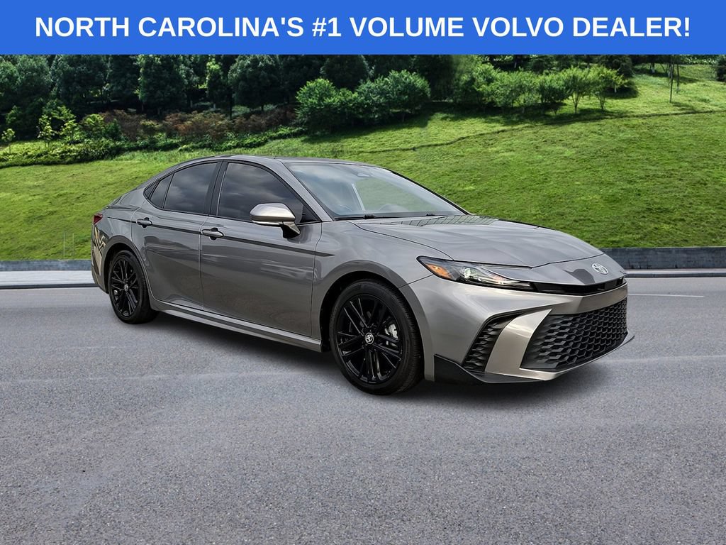 Used 2025 Toyota Camry SE w/ Convenience Package FWD image 1