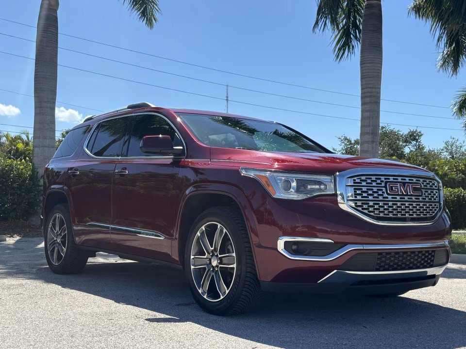 Used 2018 GMC Acadia Denali w/ Technology Package FWD image 4