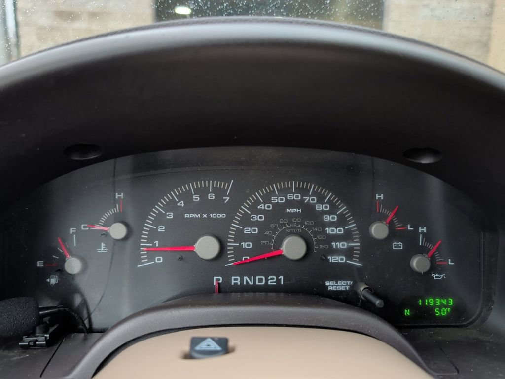 Used 2004 Ford Expedition XLT AWD/4WD image 18