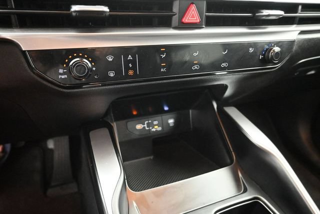 Used 2024 Kia Sorento LX FWD image 19