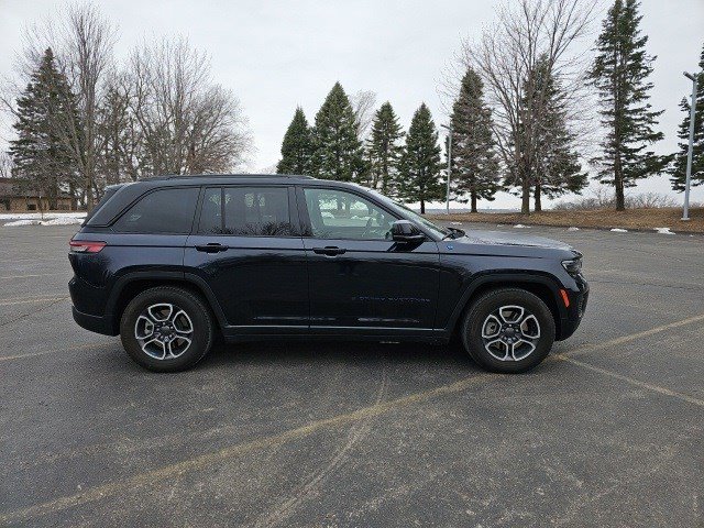 Used 2024 Jeep Grand Cherokee Trailhawk image 7